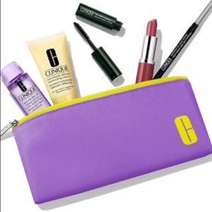 Clinique Dramatically Different Lotion + Makeup